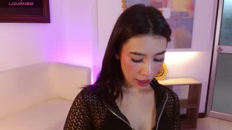 Elizabeth online show from December 18, 2025, 12:11 pm