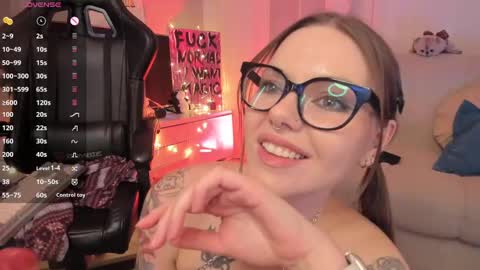 Snapshot of koza_dereza_ chatting on February 18, 2025, 12:04 am Jess online show from February 18, 2025, 12:04 am