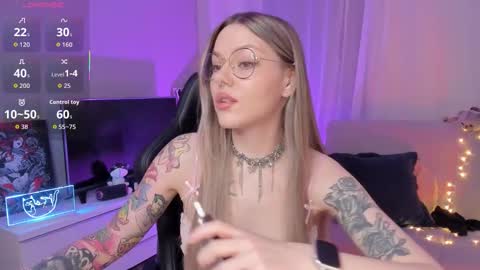 Snapshot of koza_dereza_ chatting on October 10, 2025, 5:23 pm Jess online show from October 10, 2025, 5:23 pm