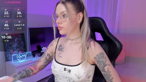 Snapshot of koza_dereza_ chatting on October 18, 2025, 4:30 pm Jess online show from October 18, 2025, 4:30 pm
