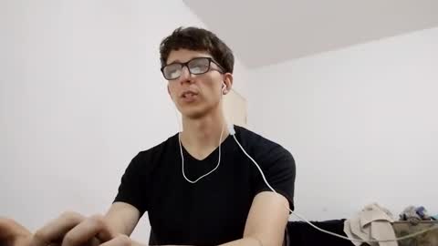 Snapshot of kpo10 chatting on December 25, 2024, 4:43 pm Facu online show from December 25, 2024, 4:43 pm