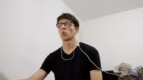 Snapshot of kpo10 chatting on January 3, 2025, 9:25 am Facu online show from January 3, 2025, 9:25 am