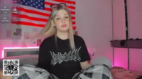 Snapshot of krisi_myrr chatting on December 3, 2025, 12:47 pm Kristina3 online show from December 3, 2025, 12:47 pm