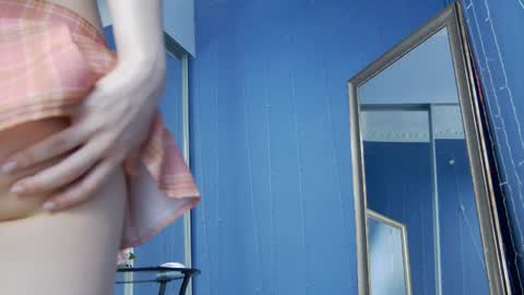 kriskras__ online show from January 13, 2025, 8:26 am