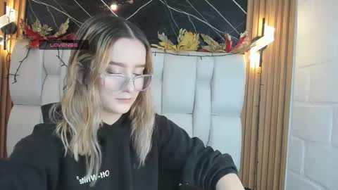 kristal online show from December 17, 2025, 1:06 pm