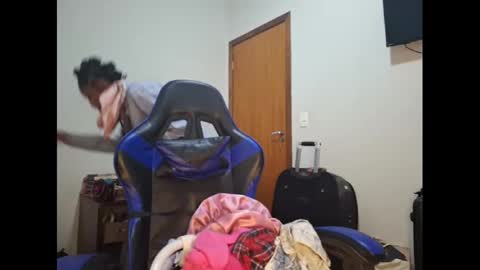 Snapshot of kristallvfs chatting on January 20, 2025, 12:36 am kristallvfs online show from January 20, 2025, 12:36 am