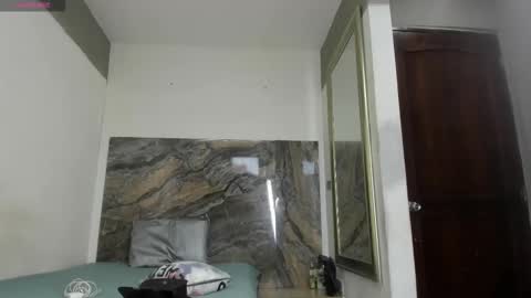 Kristel  online show from December 1, 2025, 11:37 am