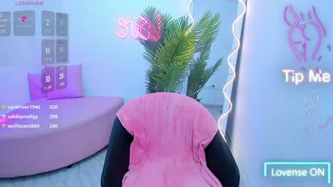 kristen_tay online show from February 10, 2025, 9:36 am