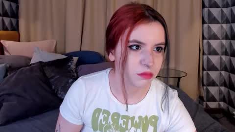 Snapshot of kristin_smitt chatting on November 27, 2025, 8:49 am Kristin online show from November 27, 2025, 8:49 am