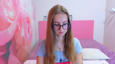 Kristina Adel online show from November 8, 2025, 8:36 am