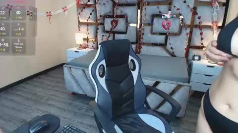 Kristtal  online show from September 25, 2025, 3:54 am