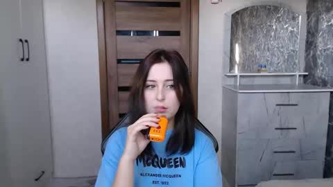 Kristy online show from October 24, 2025, 10:11 am