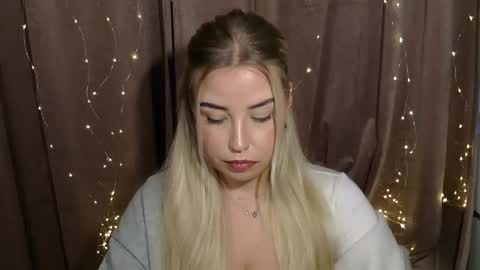 KristyFlowers online show from December 9, 2024, 10:22 am