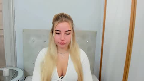 KristyFlowers online show from March 11, 2025, 8:41 am