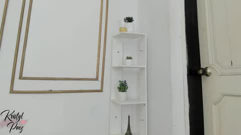 Snapshot of kristyl_paez chatting on November 22, 2025, 6:29 pm Cristina online show from November 22, 2025, 6:29 pm