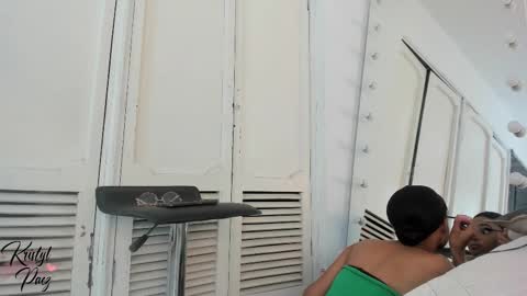 Snapshot of kristyl_paez chatting on December 2, 2025, 7:42 pm Cristina online show from December 2, 2025, 7:42 pm