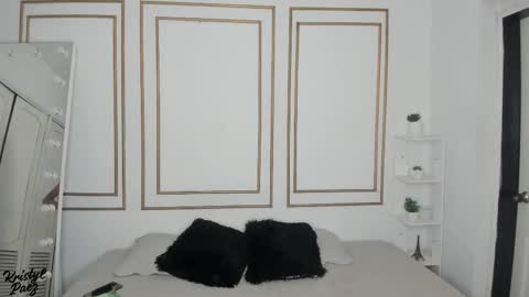 Snapshot of kristyl_paez chatting on December 14, 2025, 3:50 pm Cristina online show from December 14, 2025, 3:50 pm