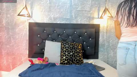 Snapshot of krystal_taylor23 chatting on November 12, 2025, 10:48 am Kystal Taylor online show from November 12, 2025, 10:48 am