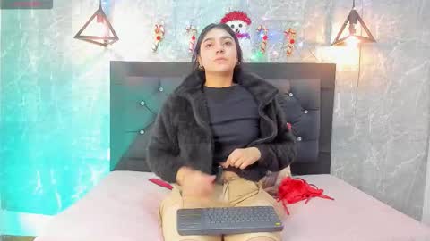 Snapshot of krystal_taylor23 chatting on December 4, 2025, 10:46 am Kystal Taylor online show from December 4, 2025, 10:46 am