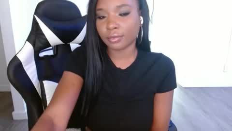 Snapshot of krystalblakexxx chatting on October 29, 2025, 3:47 pm Krystal Blake online show from October 29, 2025, 3:47 pm