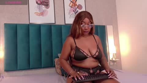 Snapshot of krystalross1 chatting on November 17, 2025, 7:52 pm Krystal Ross online show from November 17, 2025, 7:52 pm