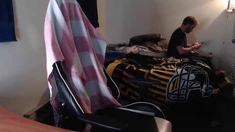 Kuggy online show from November 17, 2025, 10:15 pm