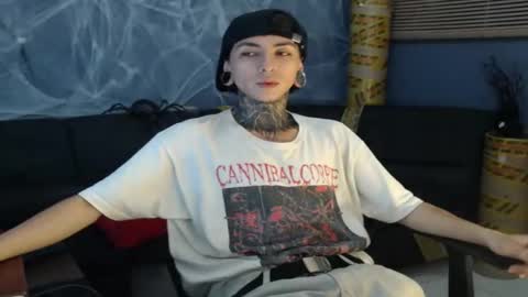 Snapshot of kuregari_xs chatting on October 27, 2025, 1:42 am kuregari_xs online show from October 27, 2025, 1:42 am