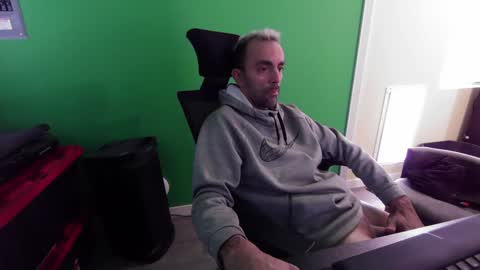 kuruptxxx online show from December 18, 2024, 6:57 pm