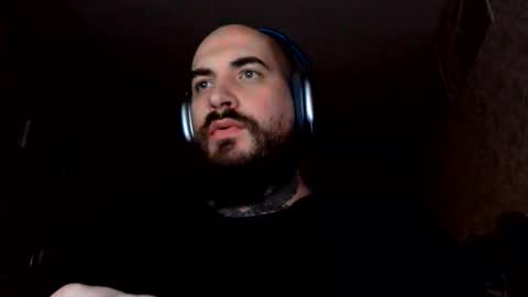 kuzmabig online show from November 10, 2025, 4:39 pm