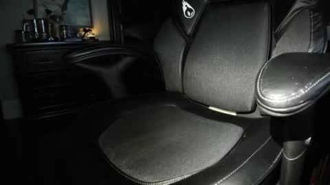 kwufbenk online show from December 16, 2025, 7:13 am