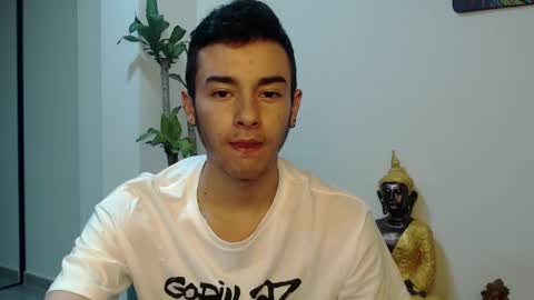 Snapshot of kyle_bratz chatting on December 4, 2024, 5:05 am kyle online show from December 4, 2024, 5:05 am