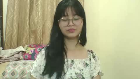 its me KYLIE online show from November 26, 2025, 10:00 pm