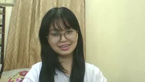 its me KYLIE online show from December 1, 2025, 1:49 pm