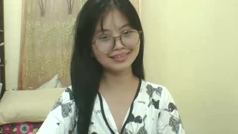 its me KYLIE online show from December 15, 2025, 4:33 pm