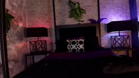 Kylie  online show from November 10, 2025, 7:35 pm