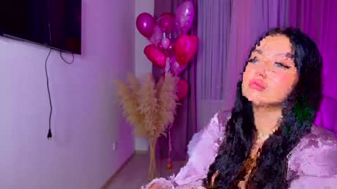 Snapshot of kylie_lips chatting on December 5, 2024, 6:44 pm Kylie Lips online show from December 5, 2024, 6:44 pm