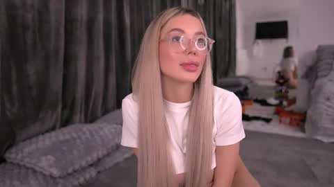 Kylie online show from October 28, 2025, 9:17 pm