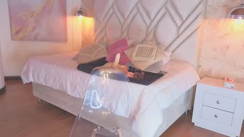 Snapshot of kylle_2050 chatting on February 5, 2025, 11:44 am Kyle online show from February 5, 2025, 11:44 am