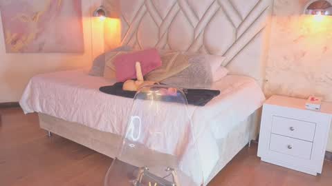 Snapshot of kylle_2050 chatting on February 6, 2025, 11:43 am Kyle online show from February 6, 2025, 11:43 am