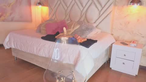 Snapshot of kylle_2050 chatting on February 20, 2025, 11:42 am Kyle online show from February 20, 2025, 11:42 am