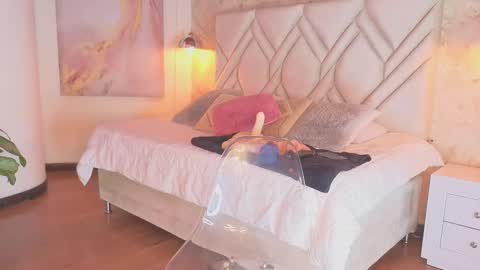 Snapshot of kylle_2050 chatting on February 24, 2025, 11:43 am Kyle online show from February 24, 2025, 11:43 am