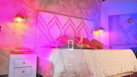 Snapshot of kylle_2050 chatting on December 3, 2025, 11:19 am Kyle online show from December 3, 2025, 11:19 am