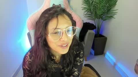 Kyomi online show from March 12, 2025, 1:08 pm