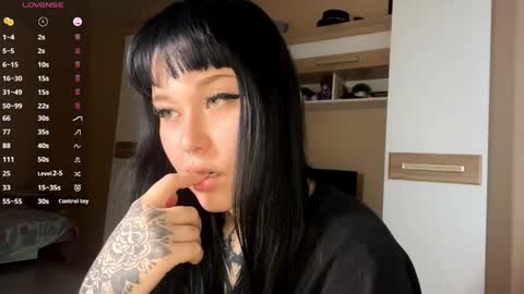 Eva online show from November 18, 2025, 10:20 am