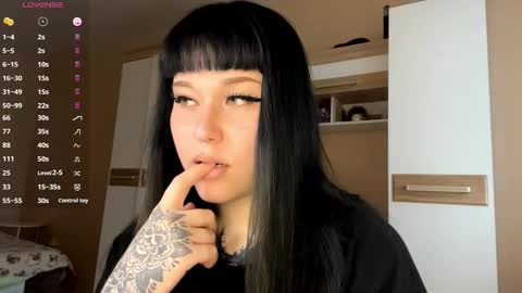 Eva online show from November 30, 2025, 10:30 am