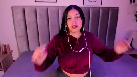 Emily  Laila  online show from October 28, 2025, 12:09 pm
