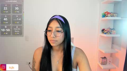 Snapshot of kyy_isa chatting on November 4, 2025, 1:48 am IG online show from November 4, 2025, 1:48 am