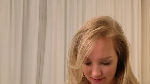 Snapshot of l1n4luv chatting on October 12, 2025, 9:14 pm lina online show from October 12, 2025, 9:14 pm