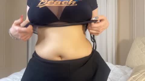 Snapshot of l1n4luv chatting on October 14, 2025, 11:16 pm lina online show from October 14, 2025, 11:16 pm