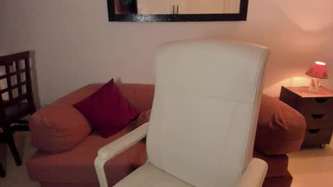 Jazmin online show from November 25, 2025, 3:39 am